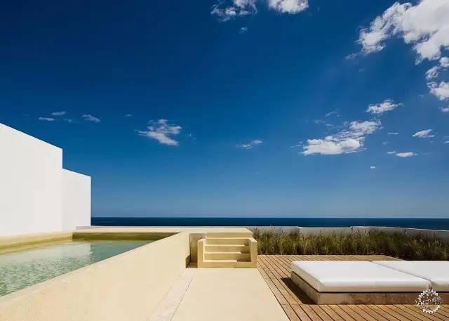 这家性冷淡的“情趣酒店”，开了灯后……嗨爆了