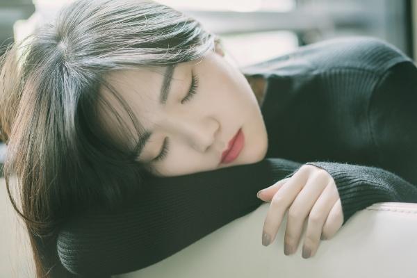 早孕有什么反应肚子会不舒服吗,早孕停经几天可以测出来