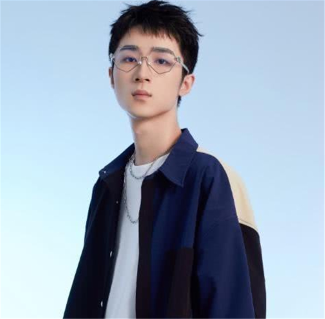 王小歪和平精英氪金视频,王小歪把和平精英服务器充爆了