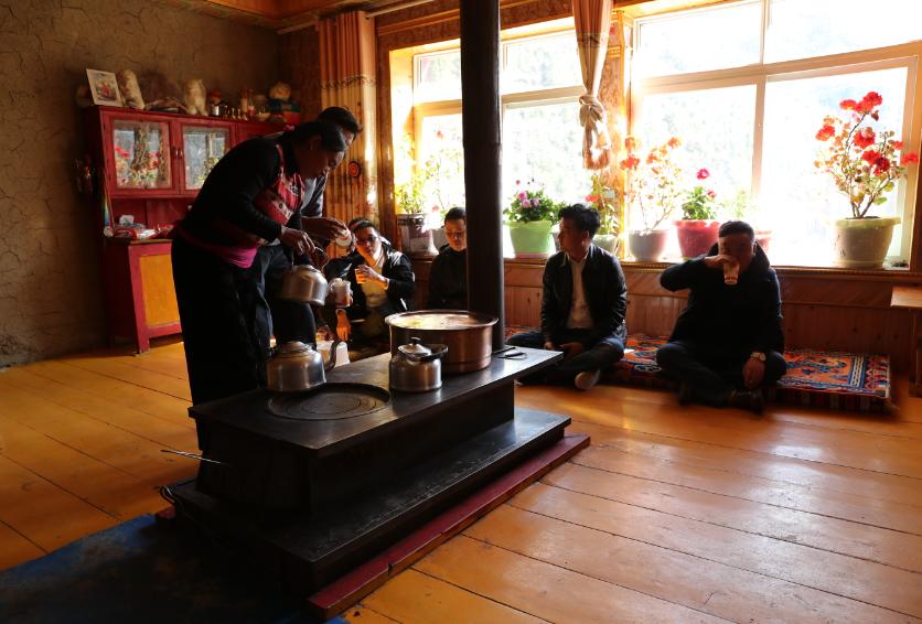 探访四川省卫健委帮扶下的壤塘：产业健康扶志都抓，脱贫内生动力激发