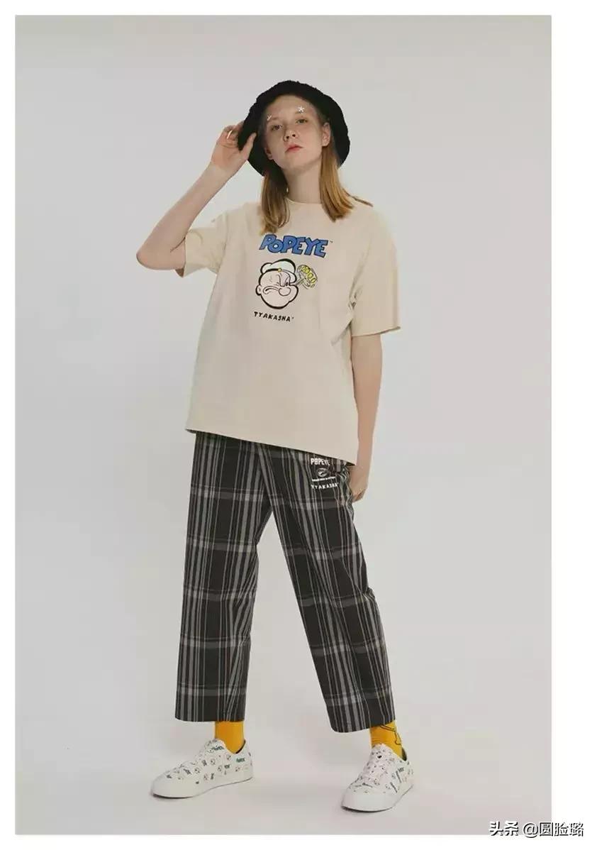 优衣库+MOCO+乐町联名T恤都太好看了！求求你帮我选一下