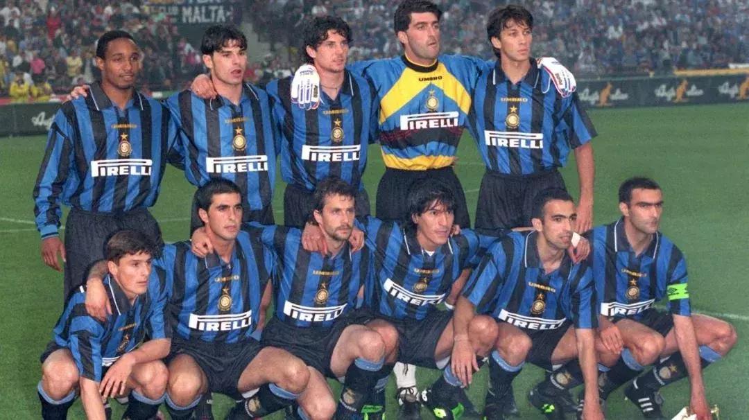 足球新赛季球衣宣传片,足球球衣广告