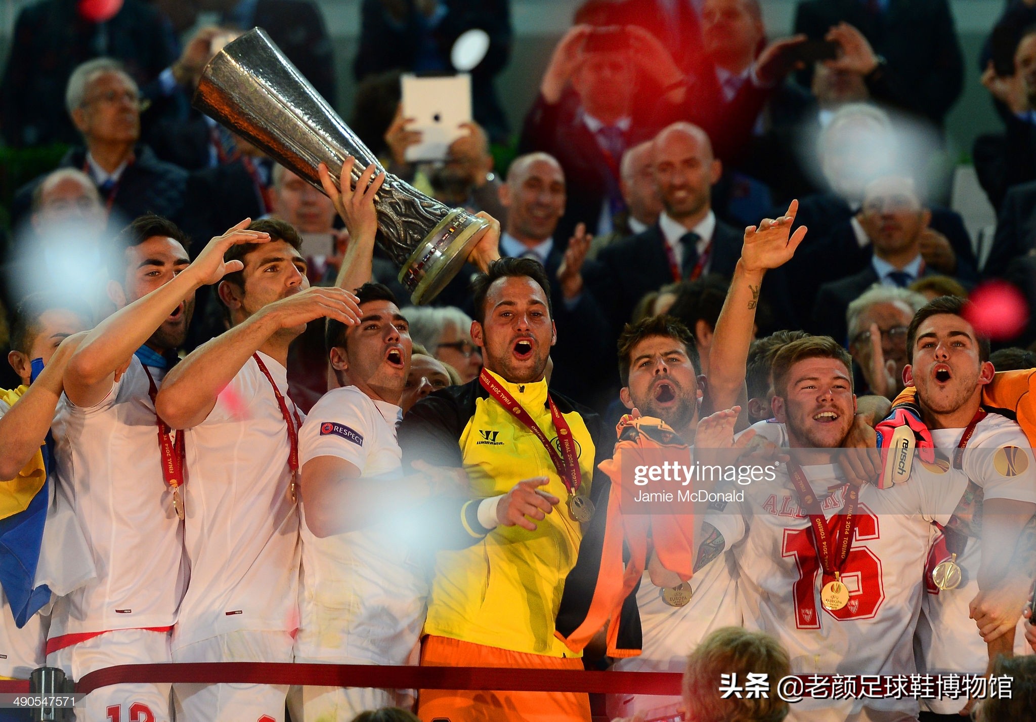 悲伤笼罩,悲伤笼罩巴黎