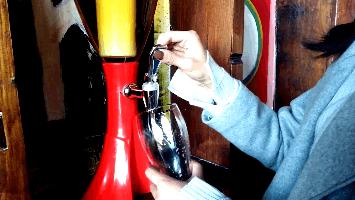 撸着串听着歌,这家火爆曲靖的BBQ才是你啤酒、烧烤的圣地!