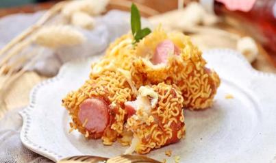 裹上面包糠隔壁小孩都馋哭了,不用面包糠不用鸡蛋炸牛奶