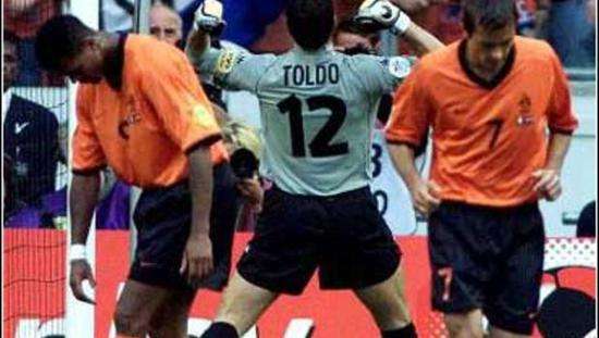 2000欧洲杯回忆,2000年欧洲杯托蒂的点球