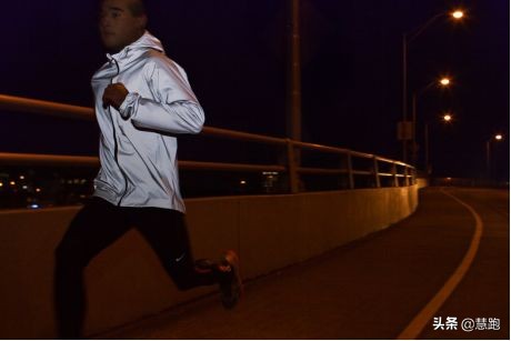 夜跑睡眠质量变差,夜跑之后睡眠不佳