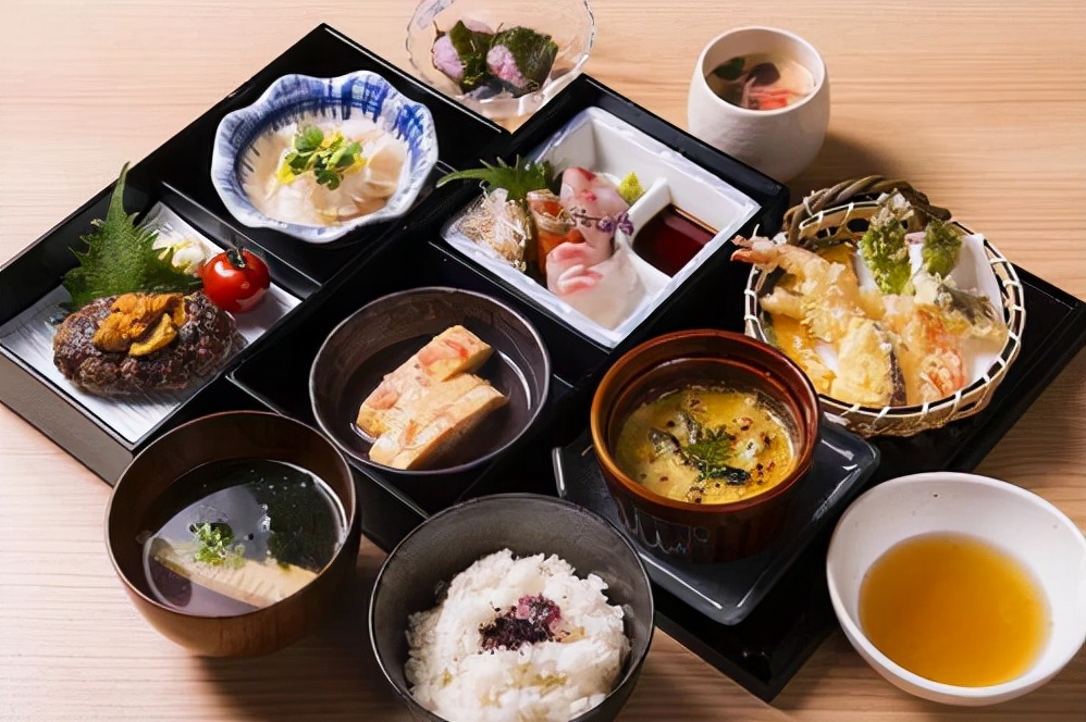 韩部队伙食对比,韩日看中国军队伙食