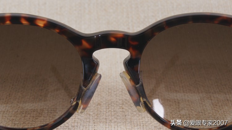 太阳镜鼻托掉了,板材眼镜鼻托掉了怎么配