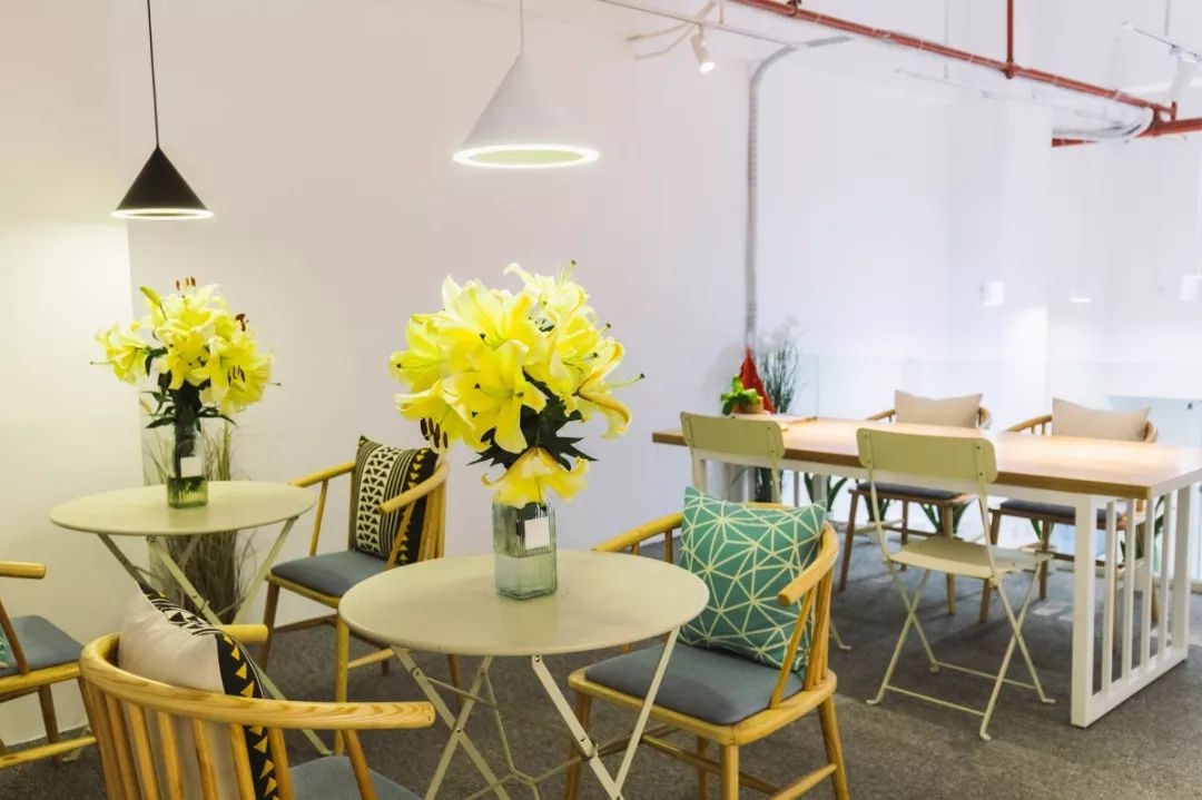 1碗炖品=1瓶神仙水！花式燕窝配送到家