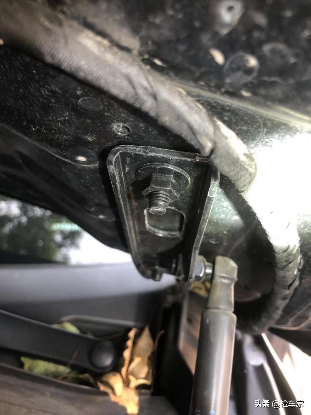 奥迪q514款十四万公里值得买吗,7年奥迪q5二手车多少钱