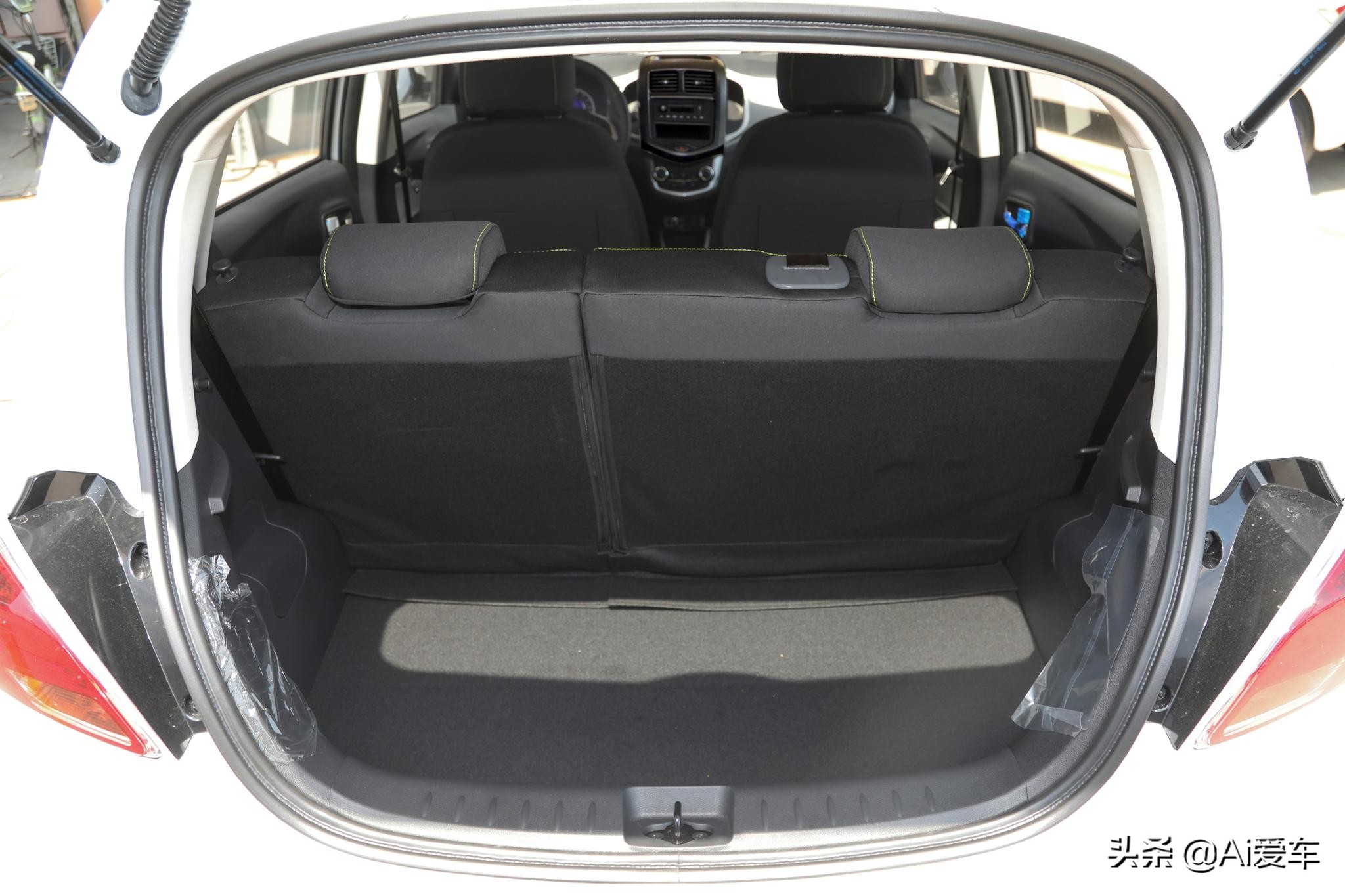 便宜耐用省油的代步车,长安奔奔新能源e-star价格