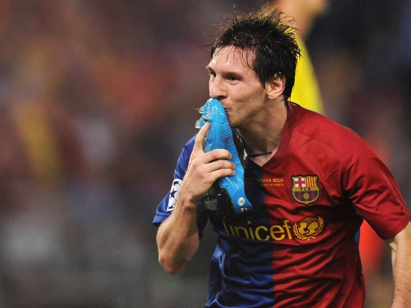 篮球巨星和足球巨星收入差距多少,足球明星跟篮球明星哪个收入更高