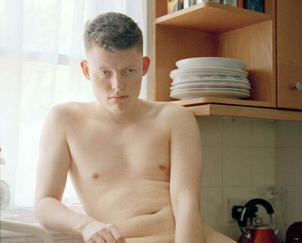 她用Tinder约异性拍裸照