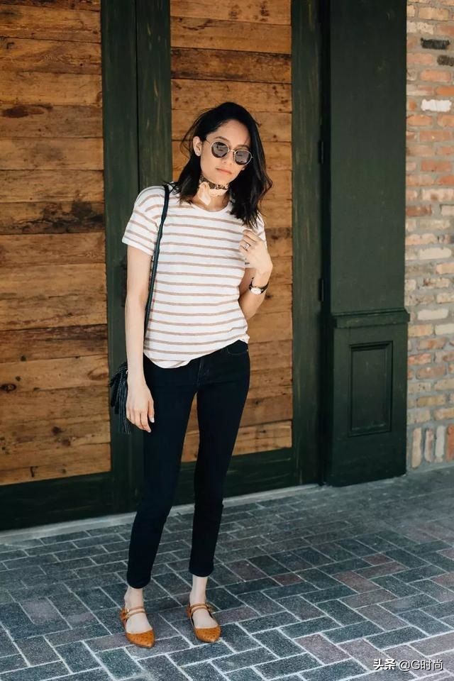 适合搭中国风的鞋子芭蕾舞鞋,搭配一双芭蕾舞鞋都瞬间优雅起来