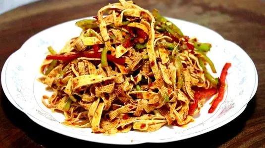 小时候的辣条豆腐丝,豆腐丝可以做什么汤