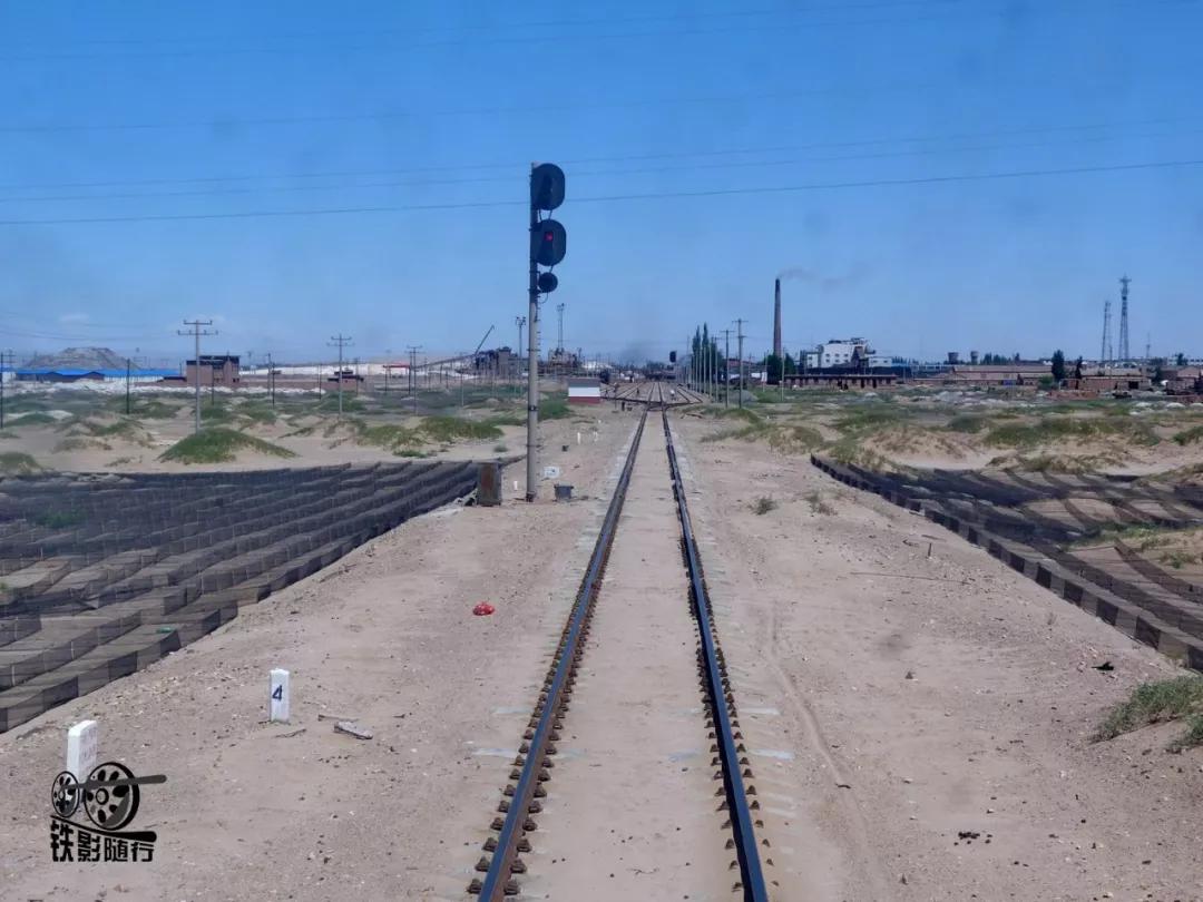 铁影｜穿越沙漠的“混编列车”——吉兰泰铁路运转记