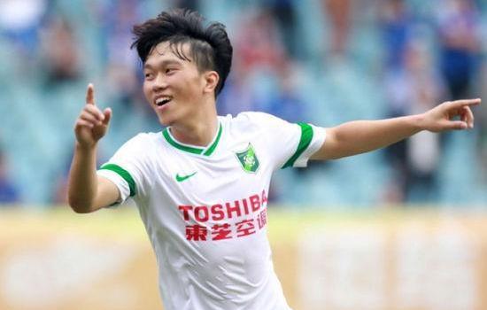 江苏苏宁队谢鹏飞,谢鹏飞替补登场不到3分钟建功