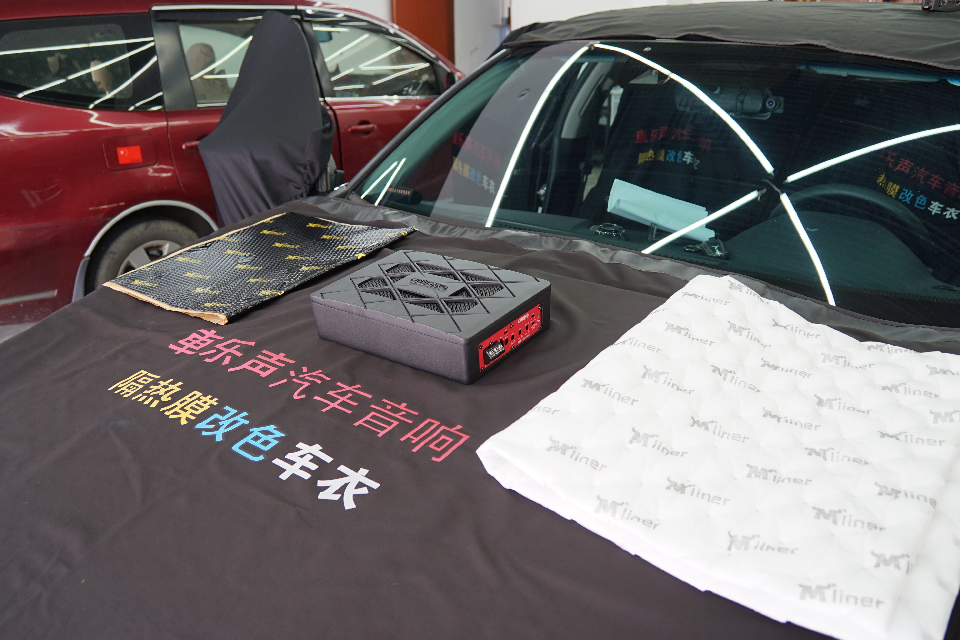 本田雅阁改装超薄爱威V8低音炮追求好音乐-广州车乐声汽车音响