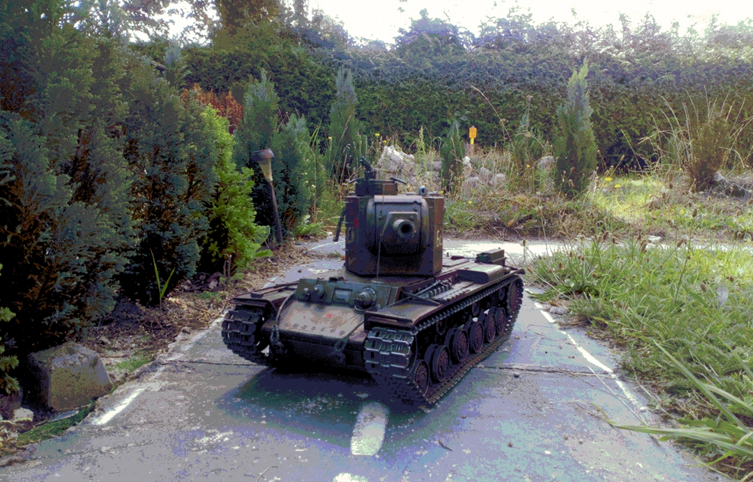 德国坦克兵眼里的怪兽，能抗能打的苏军移动碉堡，KV-1重型坦克