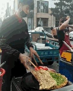 看了整整七分钟，他们最终还是上去了