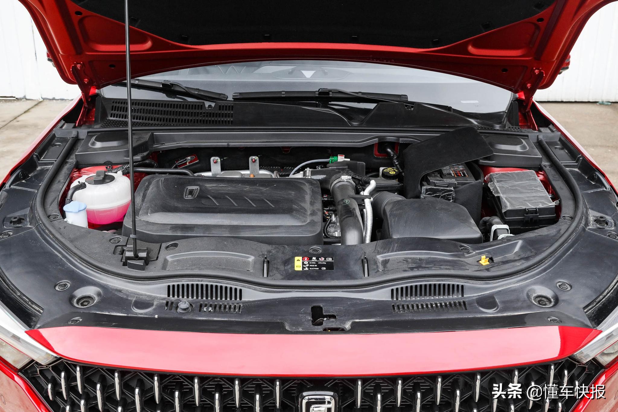 全新一代奔腾b70外观,全新一代奔腾b70实拍