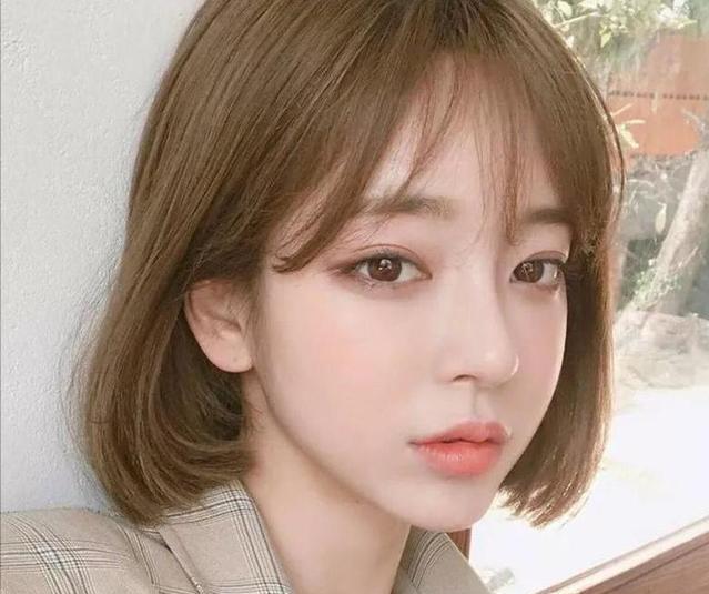 夏天怎么使黑皮肤变白,夏天如何让自己的皮肤更白