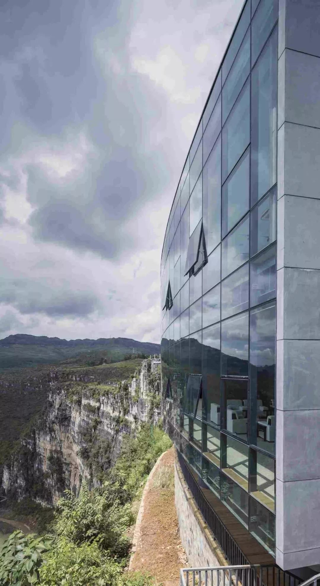 孤独的建筑物,孤独的建筑金湾