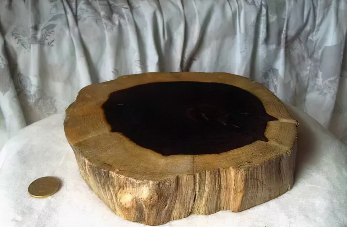 乌木与阴沉木的区别,乌木和阴沉木的区别在哪里