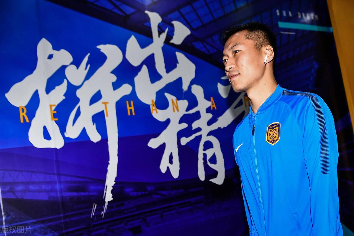 江苏苏宁对天津泰达足球直播比赛,苏宁门将