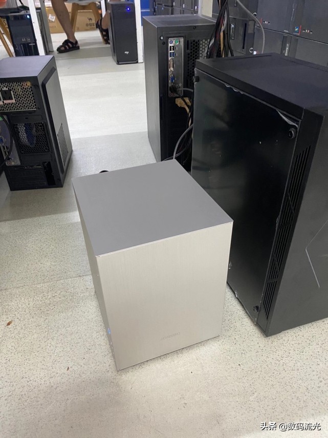 这显卡也能算独一档？朋友被坑也怨不得别人，难怪老板不搭理他