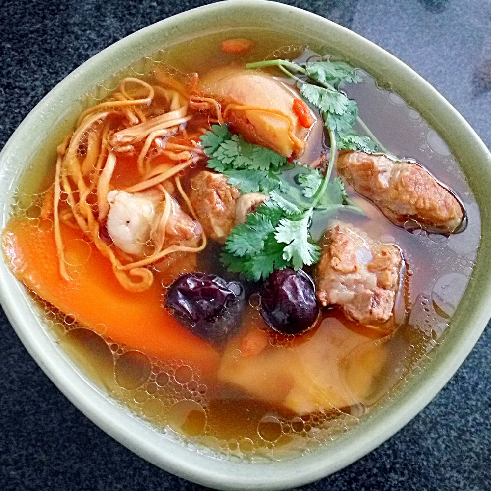 熬骨头汤要把肉剔了吗,熬骨头汤有沫子