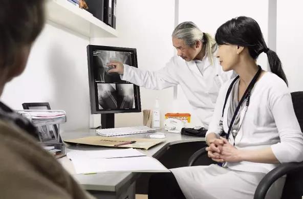 女性腋毛旺盛究竟是好事还是坏事,女性腋毛多会影响备孕吗