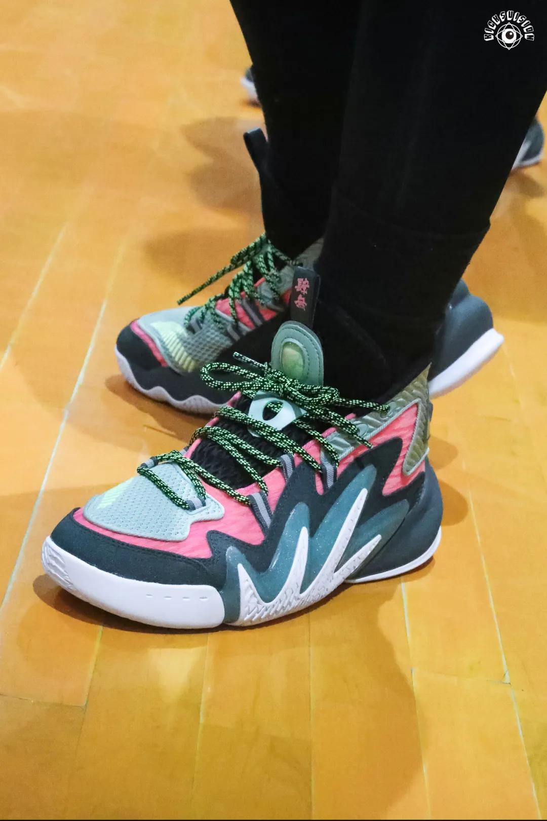 无论是打球还是穿鞋,你都「要疯」一点|KVSN众测