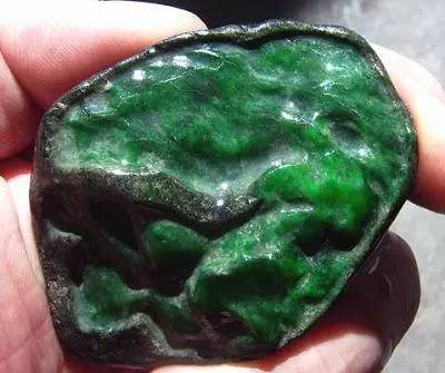 河边能捡到什么值钱的石头,在哪儿能捡到值钱的石头