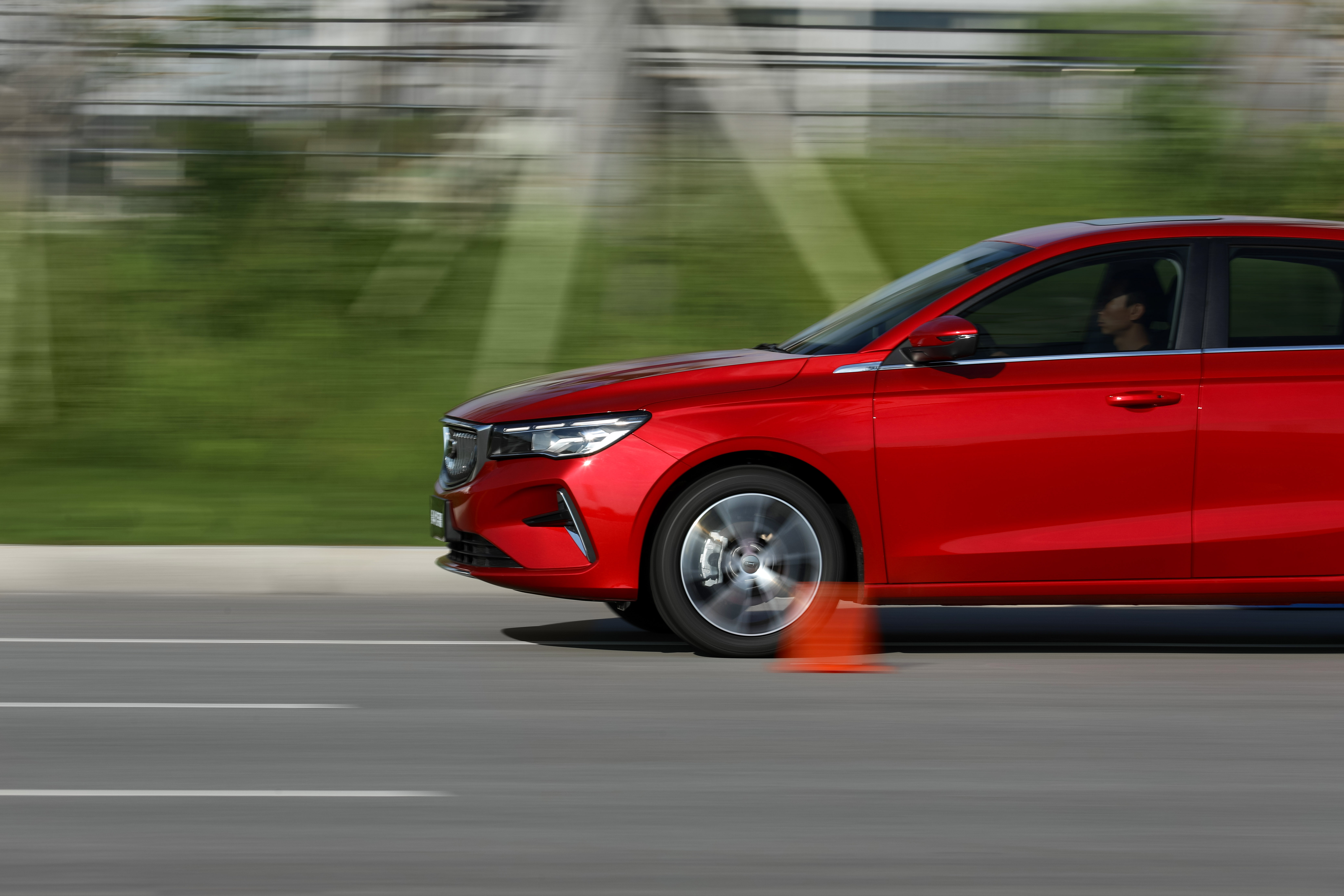 现象级车,体验新款吉利第四代帝豪