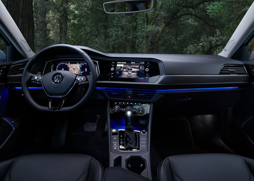 迈腾vs卡罗拉,新款车上市还能买到老款吗