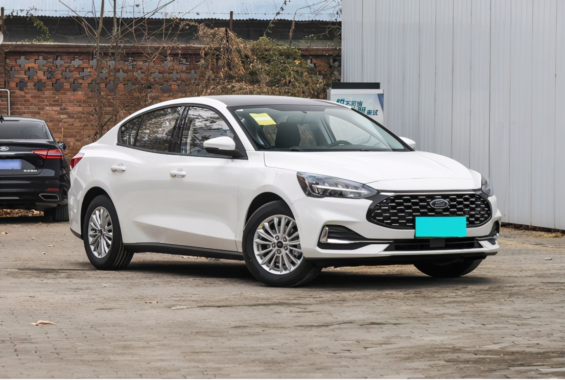 10多万带有bo音响的车,轩逸和福克斯哪个更值得入手