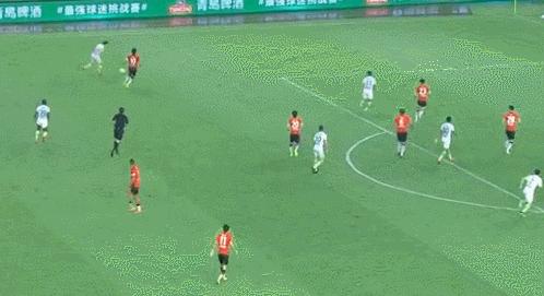 足球比赛胡尔克,胡尔克足球大力射门