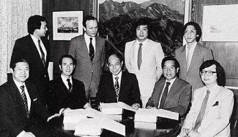 何鸿燊1943年,何鸿燊每年赚170万