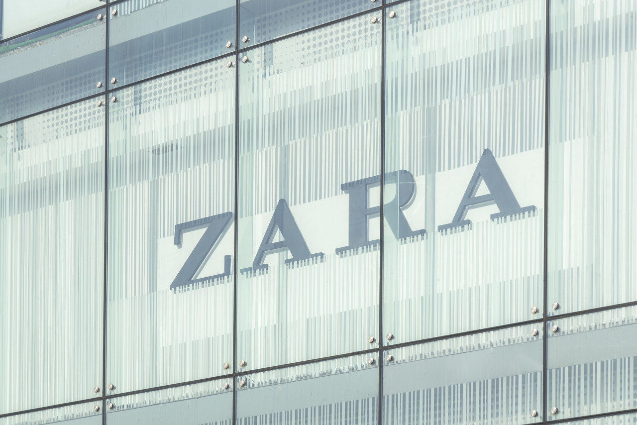 一夜爆雷！HM*制抵***疆新**棉惹众怒背后，快时尚早已溃败中国市场