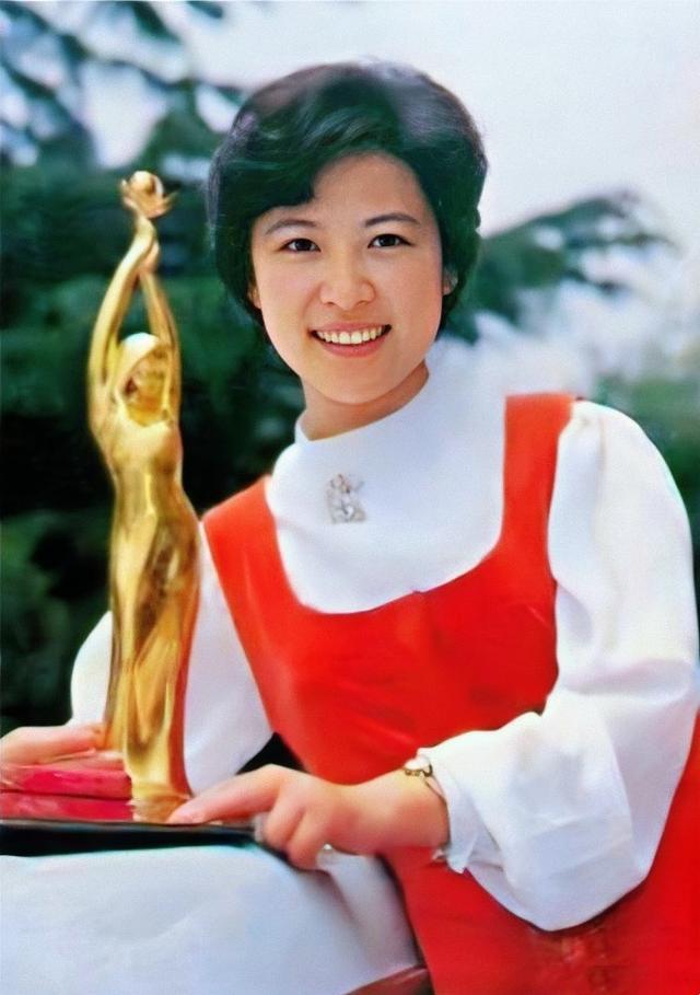 和丈夫携手到老,儿子是她的骄傲,72岁的王馥荔如今过得怎样?