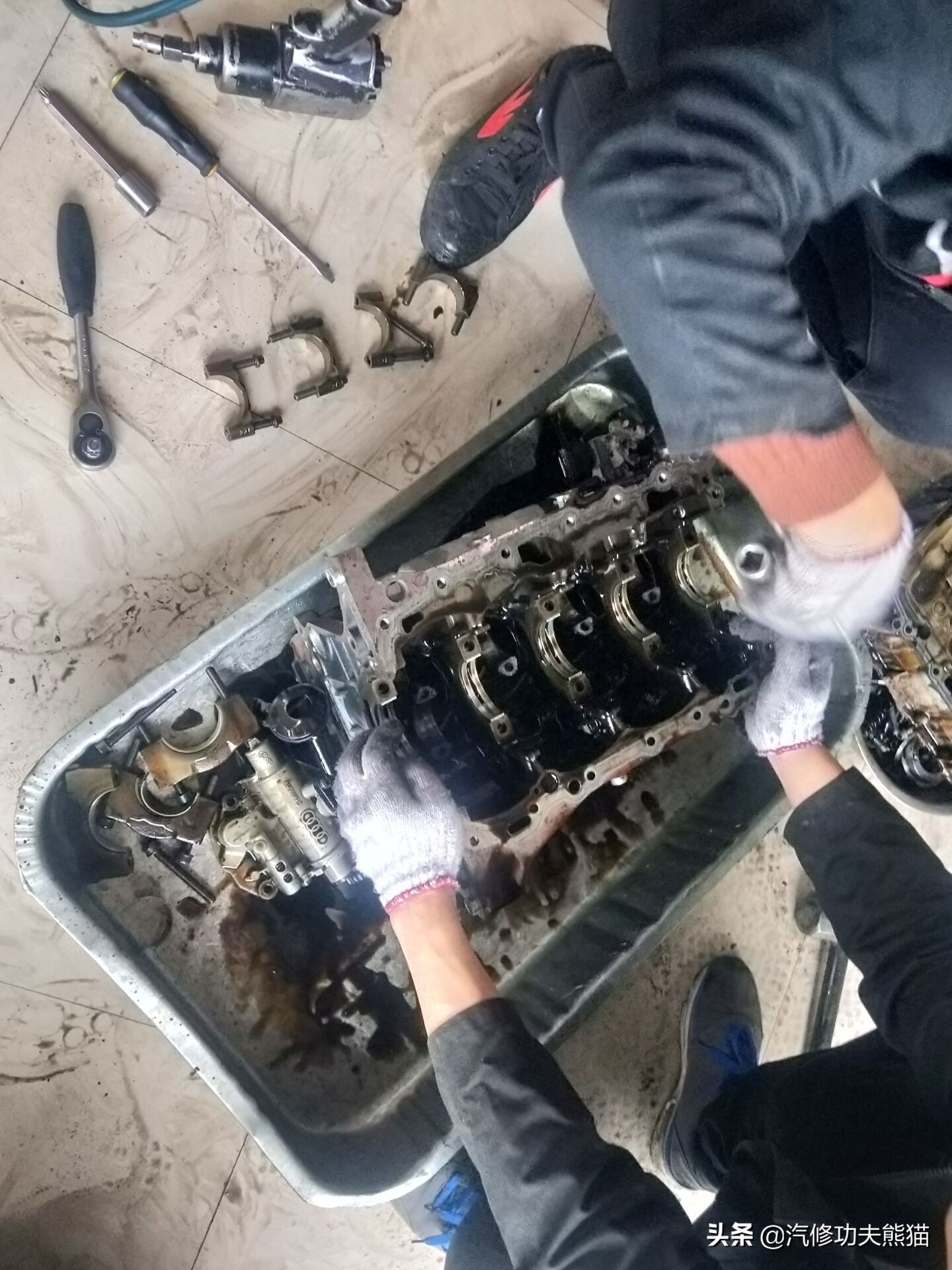 奥迪q3治理烧机油,奥迪q3烧机油多少公里正常