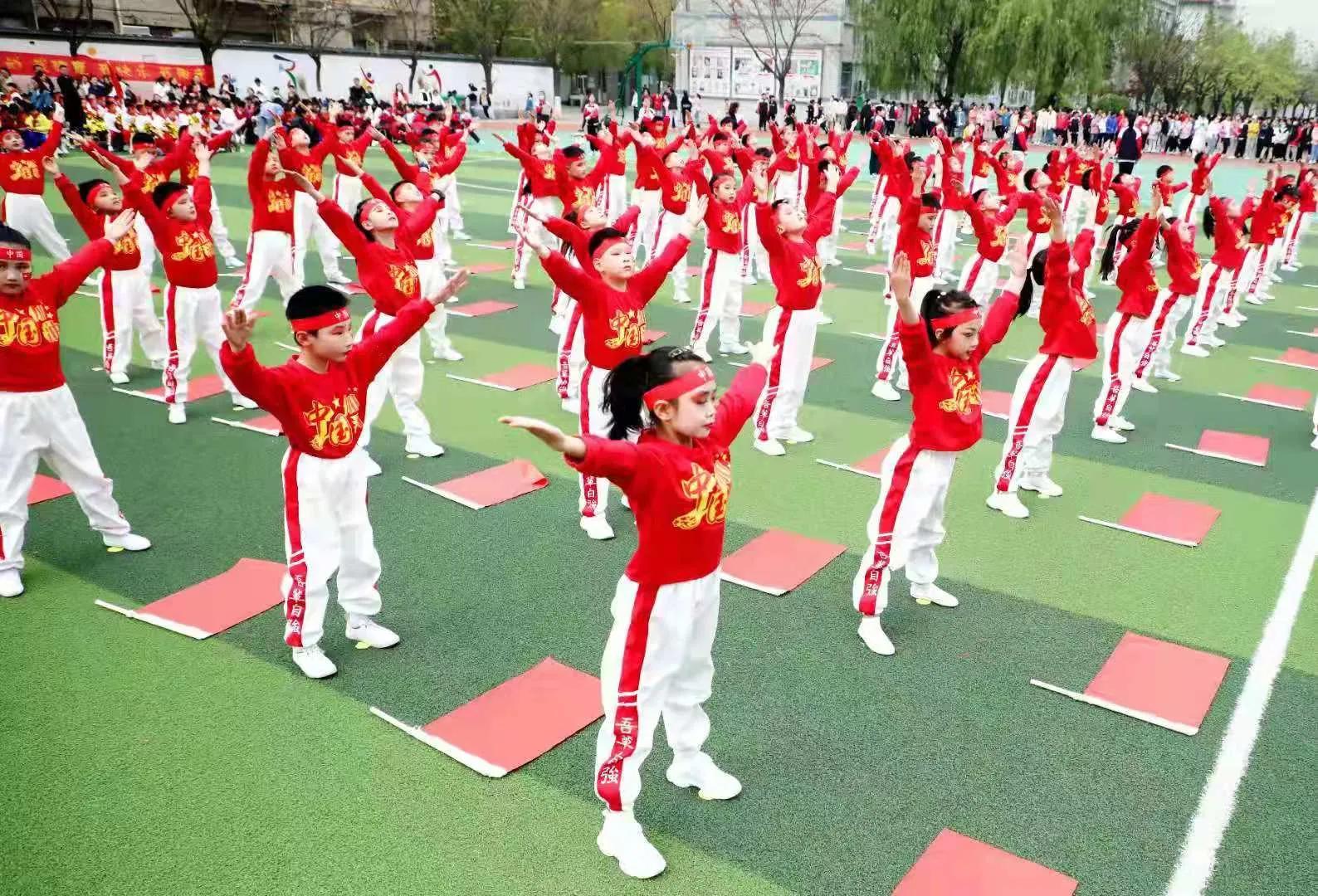 快乐运动健康成长学生感悟,快乐运动健康生活趣味运动会