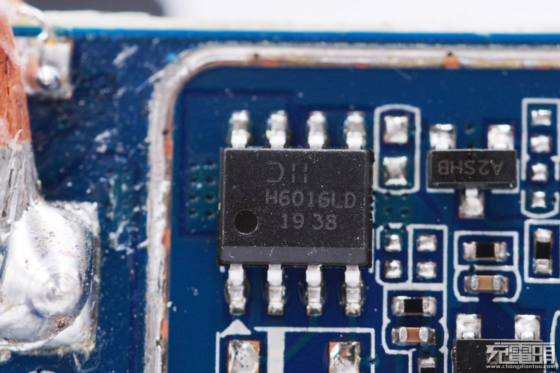 小米升降式无线充和80w无线充对比,小米20瓦无线充拆解