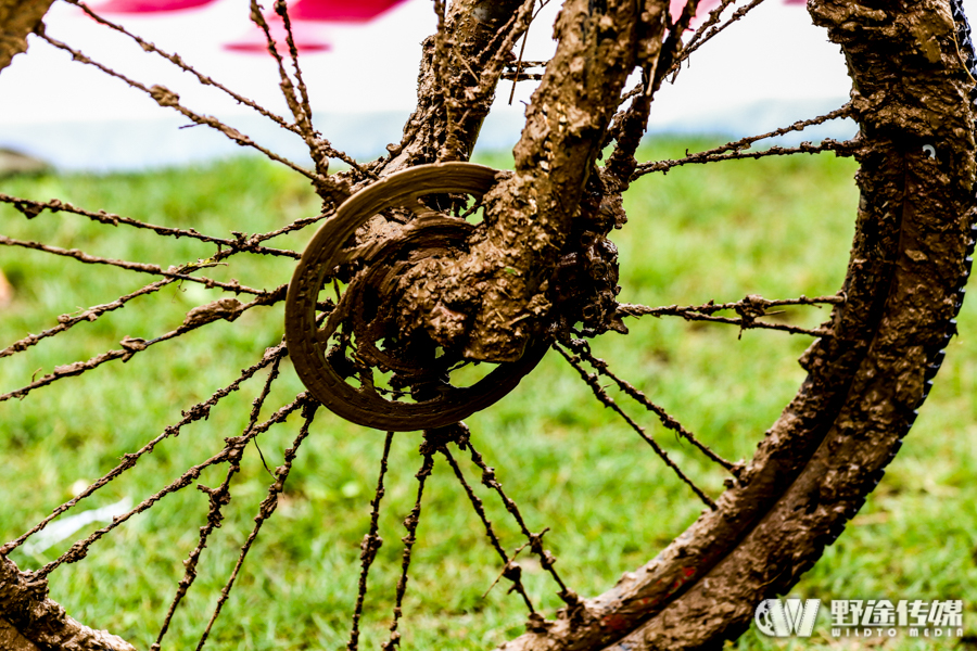 油碟刹车回弹不到位,油碟刹车力度不够用