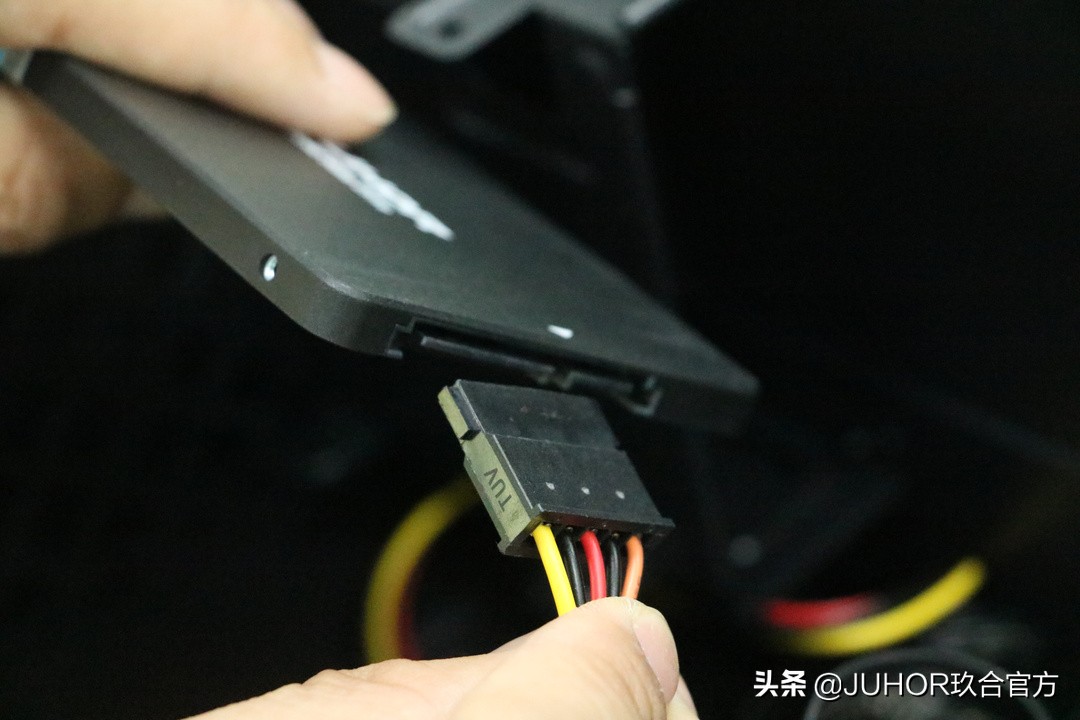 r9000p固态硬盘接口协议,笔记本固态硬盘接口类型和协议