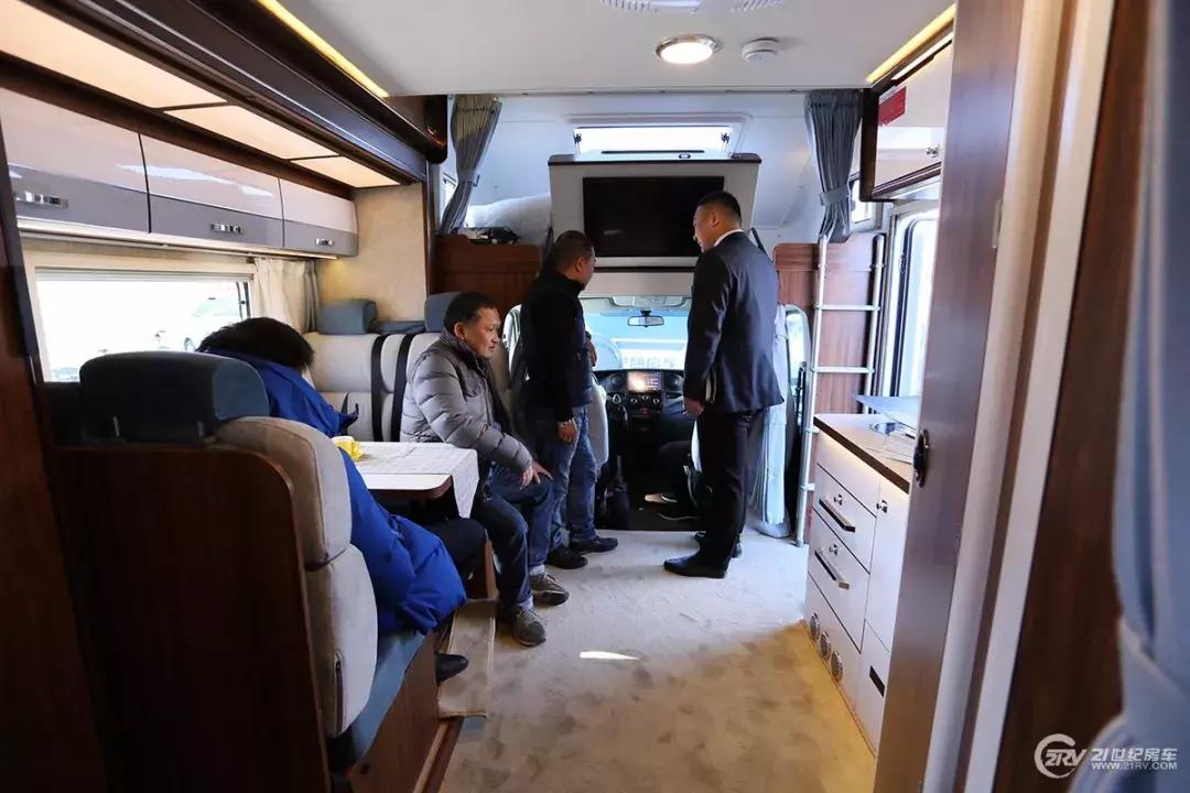 6万到8万的自动挡房车推荐,家用自动挡房车20-30万6人