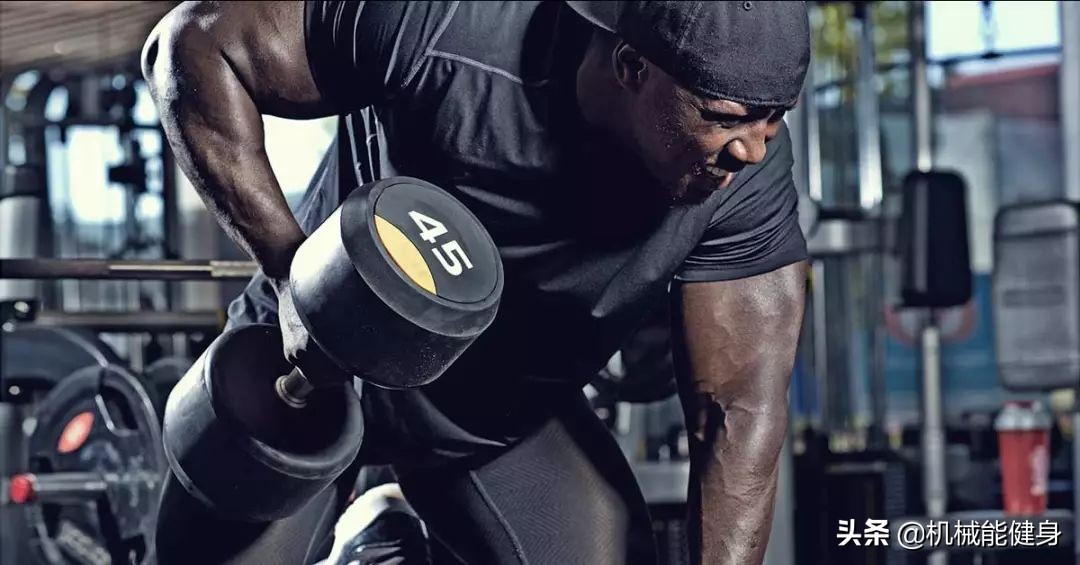 单手俯身划船练背部哪里有感觉,如何练习划船动作