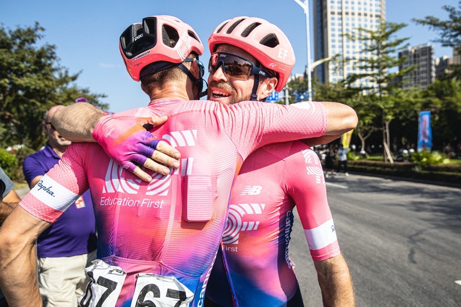 环广西终点冲刺回放,环广西巡回赛完整视频